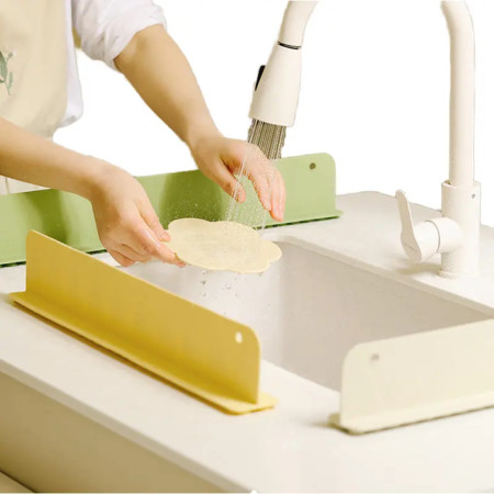 ১ পিস Kitchen Sink Water Splash Guard